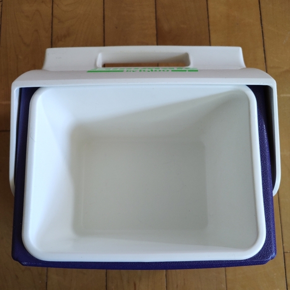 Igloo MiniMate Cooler Purple and White - Picture 6 of 6